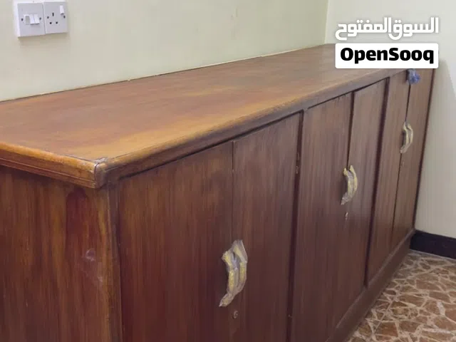 يوجد لدينا بوفيه فراش مستعمله بس نظيفه ولدبنا ميز بلازمه للبيع سعر البوفيه