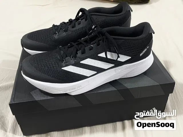 للبيع اديداس اصلي جديد غير مستخدم
