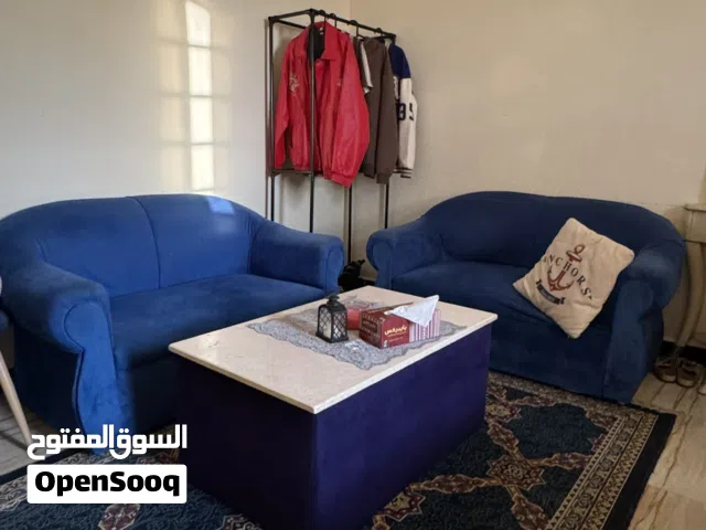 كنبات مع فرشه و طاوله رخام