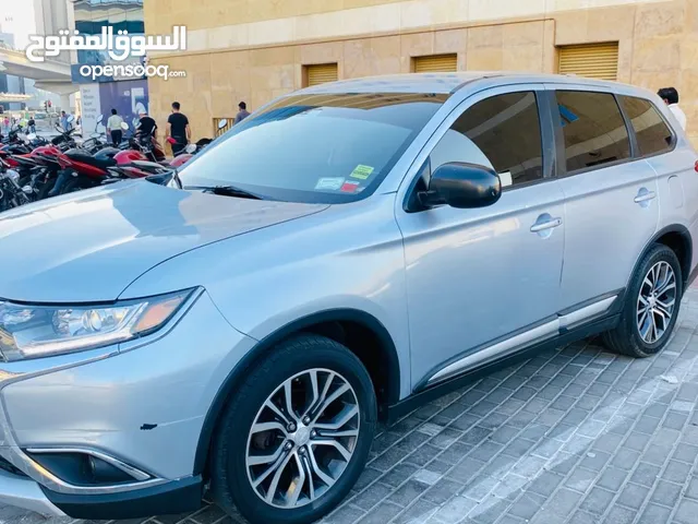 Mitsubishi Outlander 2017, 7 seat, 4 door, silver colour