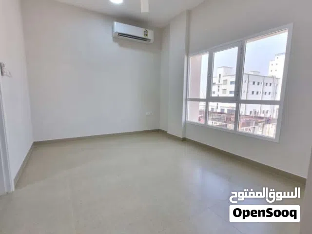 غرفة وحمام للأيجار شهري اسبوعي يومي في المعبيلة