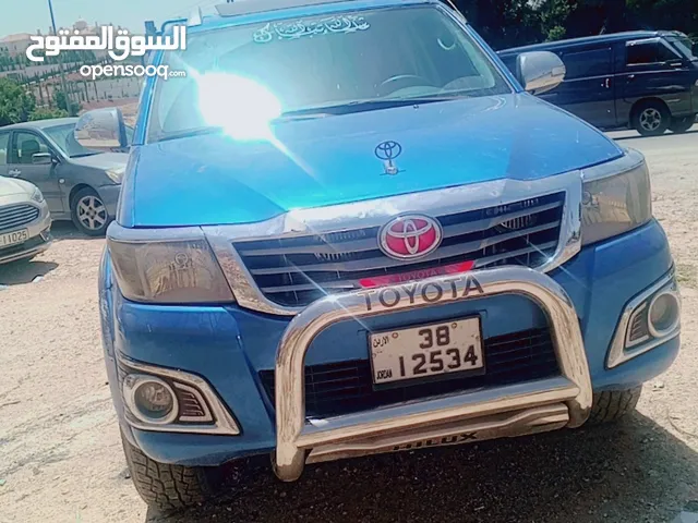 Used Toyota Hilux in Salt