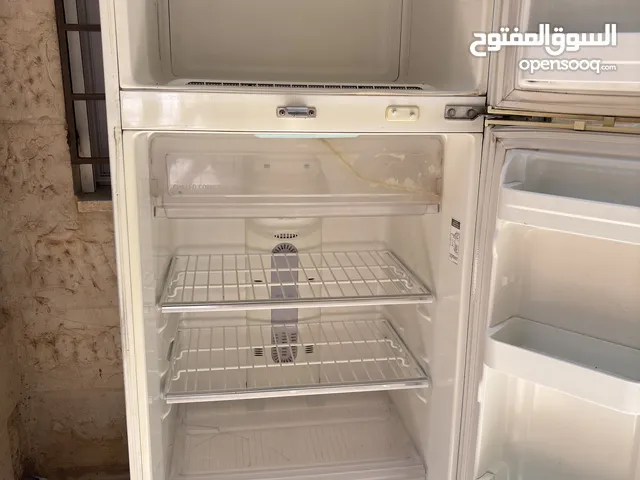 ثلاجه LG مستعمل غير مصلحه ابدا
