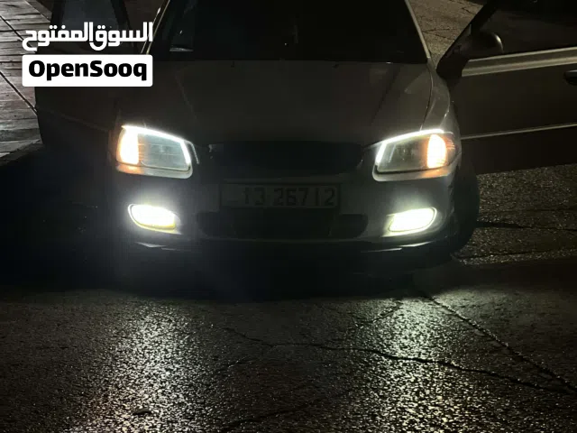2002 هيونداي فيرنا Standard