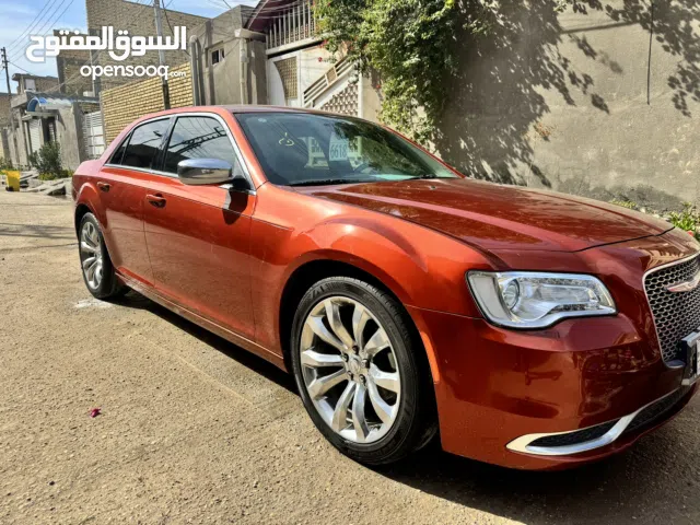 Used Chrysler 300 in Dhi Qar