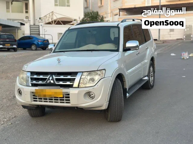 2014 ميتسوبيشي باجيرو GLS