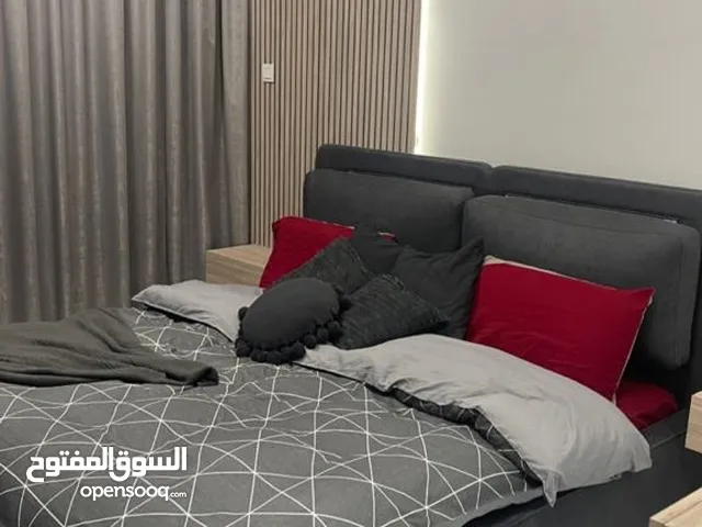 مياده للايجار السنوى ف ابراج الواحه 3 غرف وصاله مساحه كبيره وموقع متميز