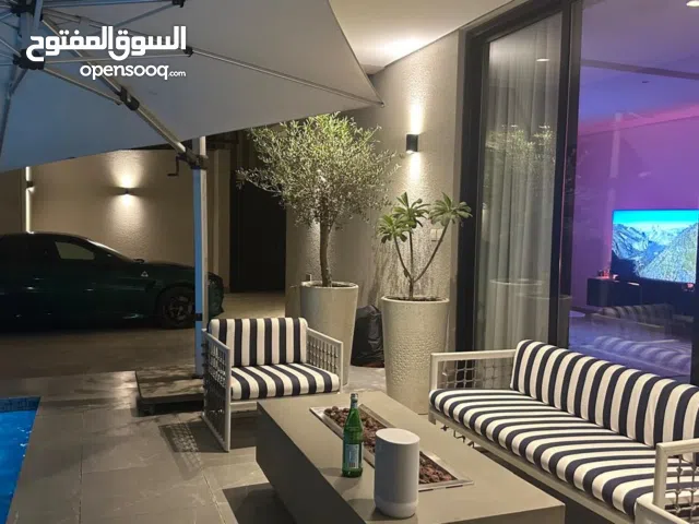 Outdoor Couch & Chairs Designer  أريكة وكراسي خارجية – تصميم أسترالي