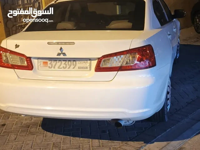 Mitsubishi Galant 2010