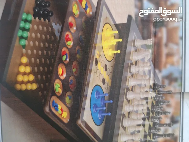 شطرنج رائع خشبي جميل جدا  مع عدة العاب اخرى مسلية لكل العأىلة والاصدقاء