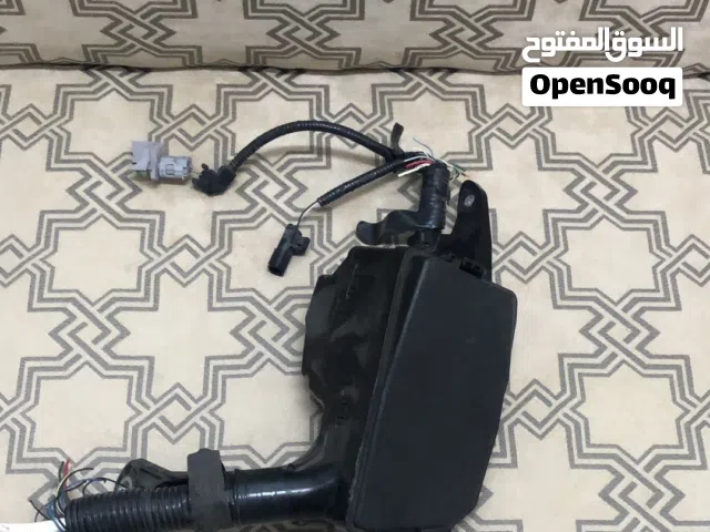 علبة الفيوزات الرئيسية في حجرة المحرك –  كامري xse