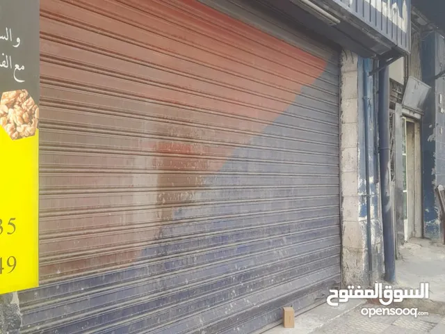 محل تجاري في شارع الشابسوغ, قرب المدرج الروماني
