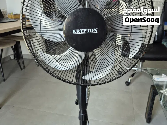 مروحة مع خزانة احذية