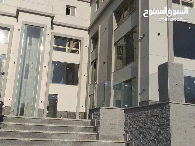 مول للبيع في مدينة الشيخ زايد تجاري واداري