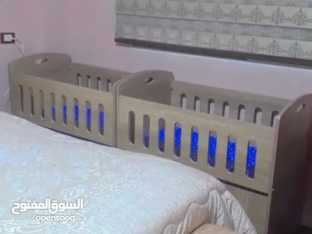 تخت بيبي عدد 2 للبيع