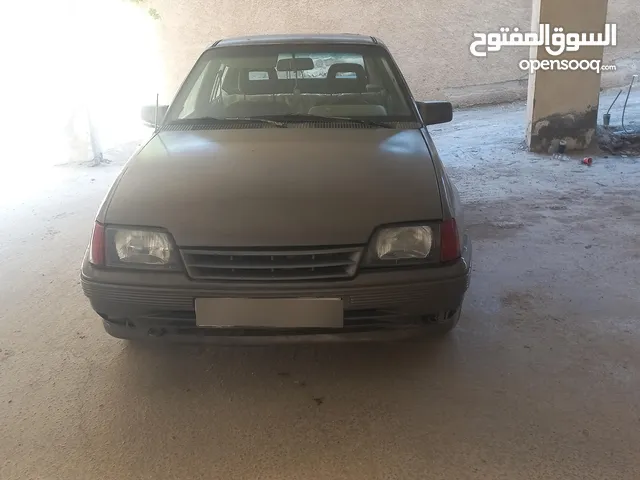 اوبل كاديت 1988