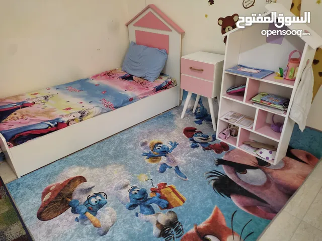 غرفة طفلة بحالة ممتازة