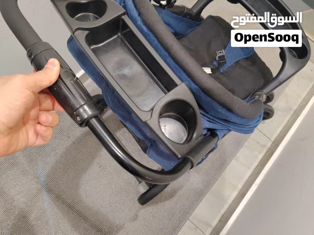 للبيع عربة اطفال ماركة جونيور بحالة ممتازة stroller junior almost