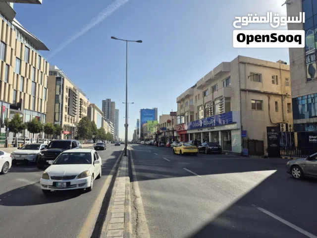 مستودعات بمساحات واسعة للإيجار