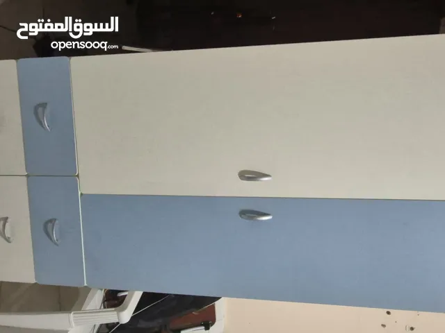 دولاب اطفال بلون الأزرق وابيض