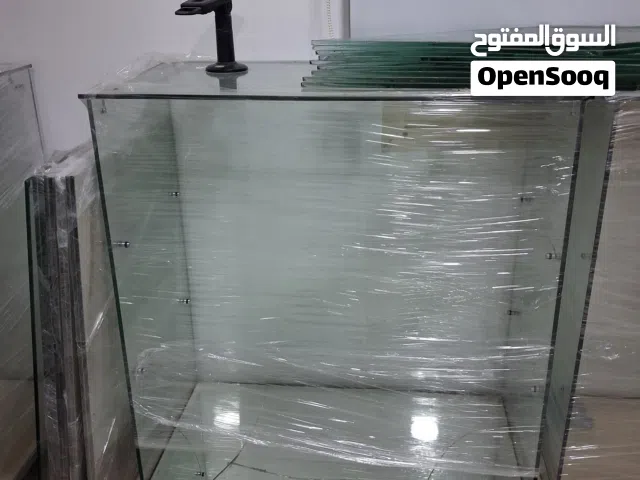 سكريت ارفف ودولايب زجاجية  عرض