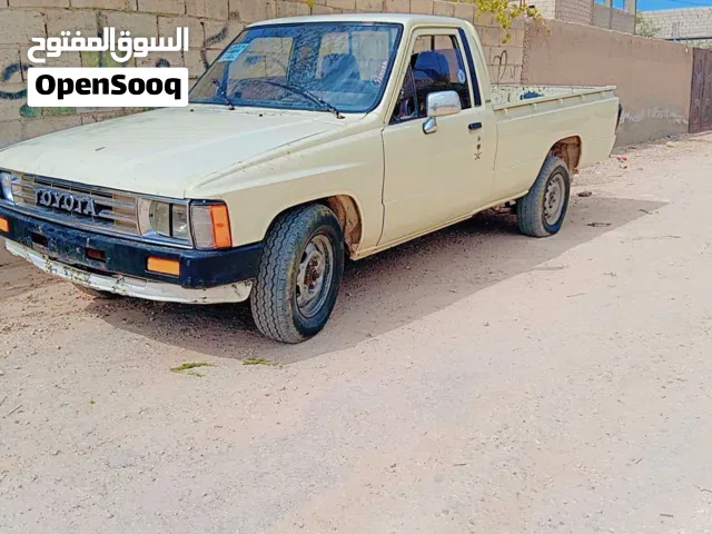 1985 تويوتا هيلوكس DLS