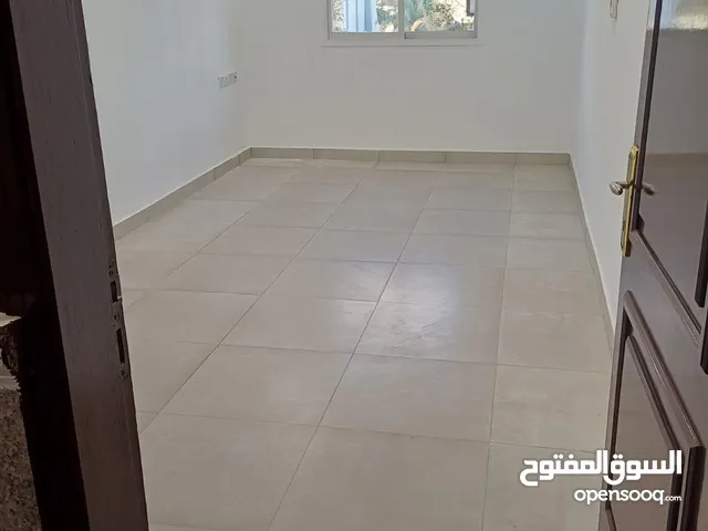 شقق استثماري بحولي والسالميه ويوجد ادوار كامله