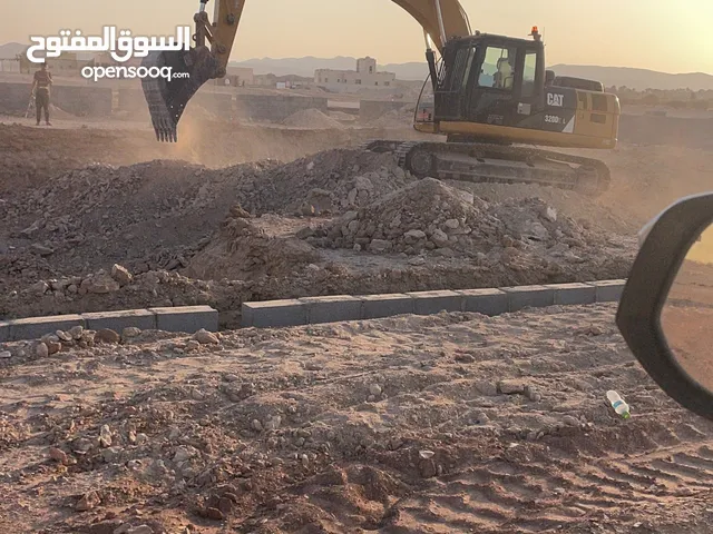 2016 Tracked Excavator Construction Equipments in Al Dakhiliya