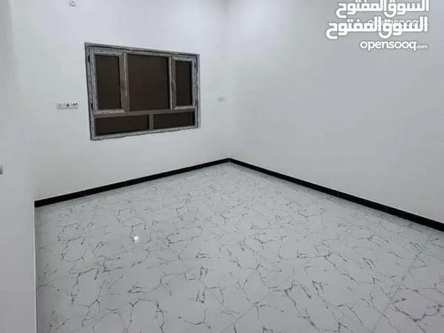 250 m2 5 Bedrooms Villa for Rent in Basra Juninah