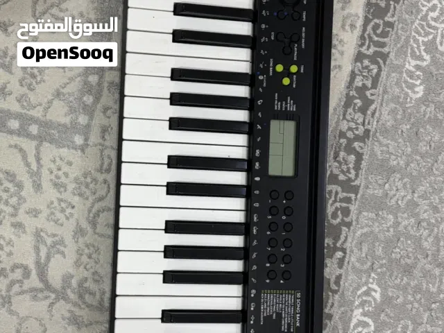بيانو مستعمل 6 اشهر فقط لونه اسود نضيف جداً