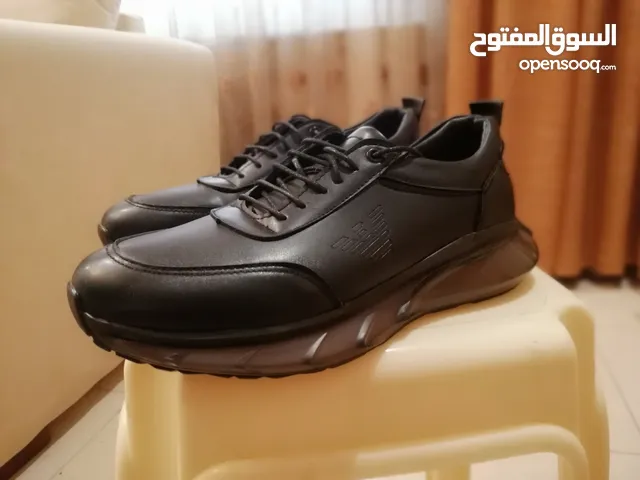 43 Sport Shoes in Amman