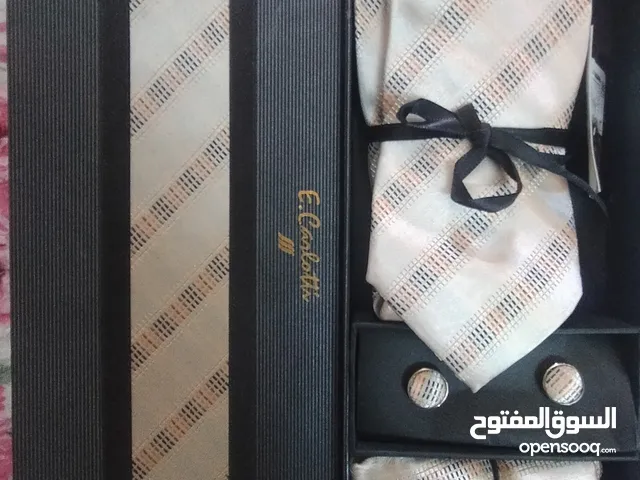 طقم رابطة عنق