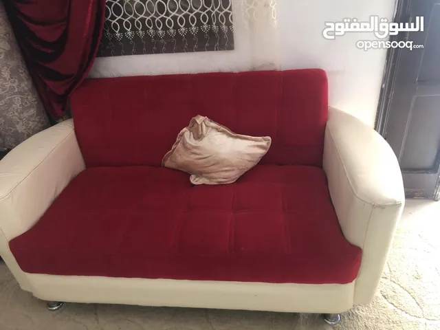 صالون 700 دينار