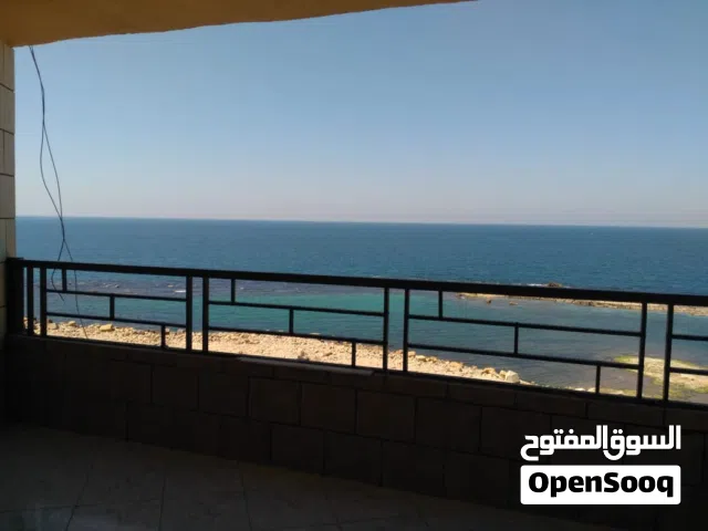 ميامي مباشره ع البحر مكيفه من المالك وسط جميع الخدمات. جميع الكماليات فيو اسطوري مكيفه