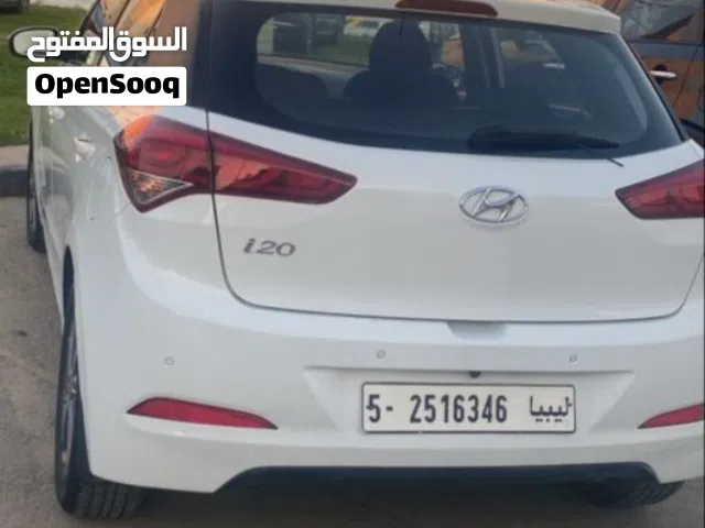 2016 هيونداي i20 Standard