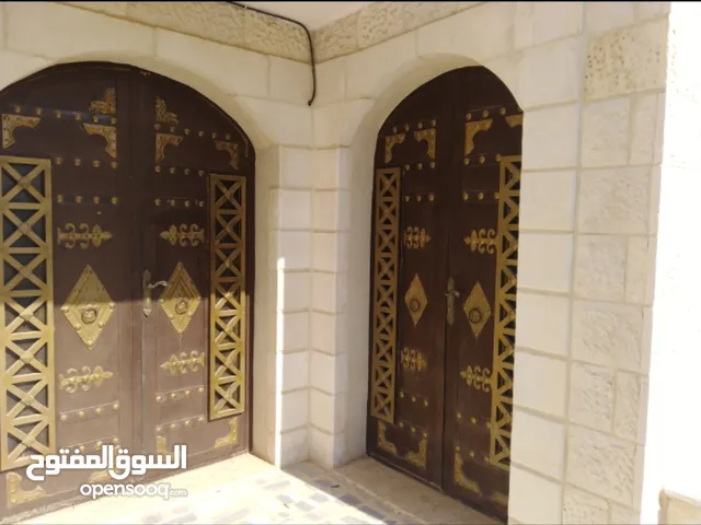 330 m2 More than 6 bedrooms Townhouse for Sale in Amman Naour