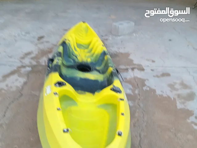 قارب تجدييف للبيع بسعر 200 للتواصل هنا