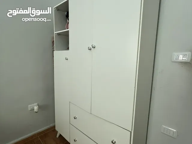 خزانة ايكيا وتخت اطفال حديث الولادة لعمر 6 سنوات
