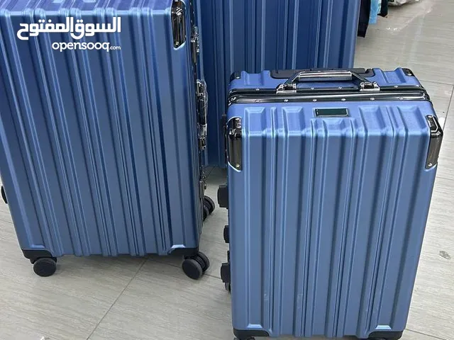 طقم شنط ثلاث قطع   حجم كبير  28 بوصة - عمق 29 - عرض 48 - طول 76حجم وسط  24 بوصة - عمق 24 - ال