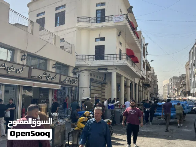 نصف بناية تجارية للأيجار تحتوي على محل + 2 طابق
