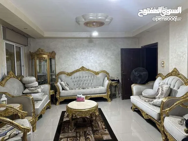 طقم كنب بحاله ممتازه شبه جديد
