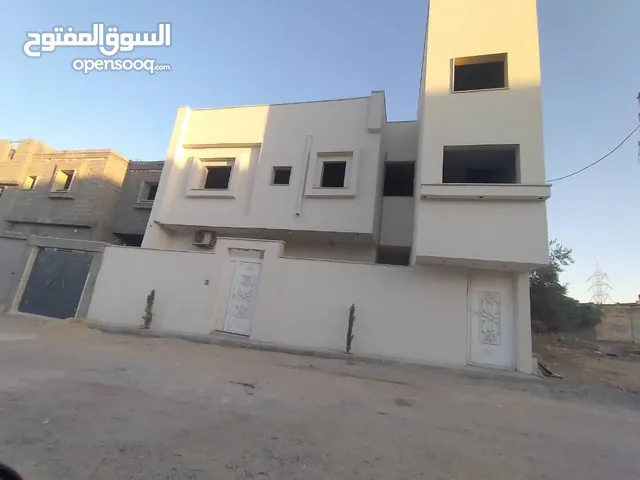 420m2 More than 6 bedrooms Villa for Sale in Tripoli Al-Serraj