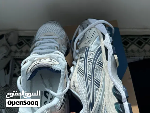 Asics gel kayano 14 cream size 40 with original packaging