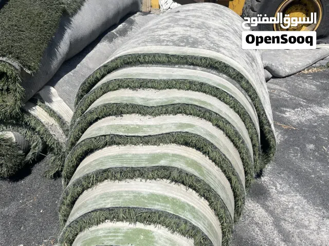 عشب صناعي( نجيل) مستعمل بحاله ممتازه صناعه هولنديه خاص للملاعب