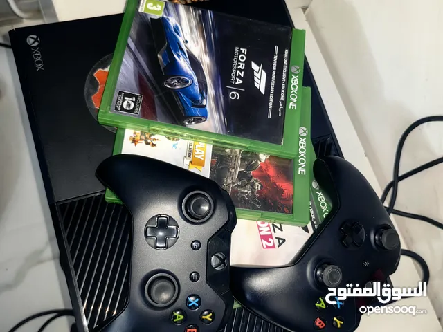 اكس بوكس ون مستعمل بحالة الجديد مع ايدين و3 سيديات للبيع