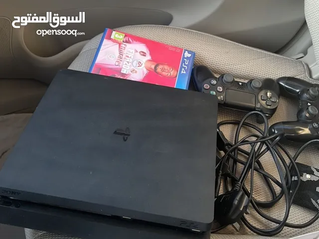 PlayStation 4 PlayStation for sale in Al Dakhiliya