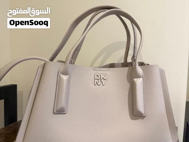 شنطه dkny اصليه................................................................::::::;;::.