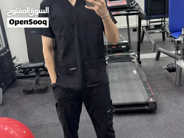 اخصائي علاج طبيعي وتأهيل لحالات ( الأعصاب والاطفال والعظام) جلسات ريكفري واستشفاء للرياضيين