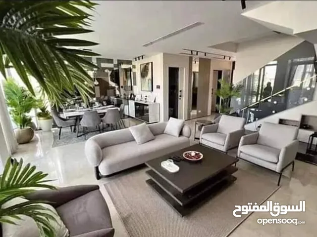 دوبلكس للبيع في كمبوند تاج سيتي القاهرة الجديدة 4 غرف بحري دابل فيو بمقدم وقسط علي 8 سنين