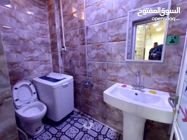 شقة مؤثثة تجارية سكنيه للإيجار في المناوي باشا